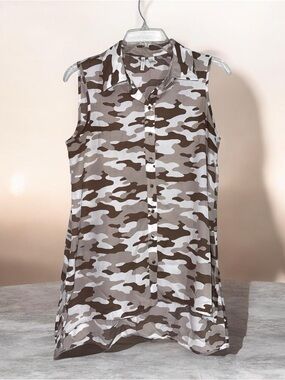 Cato Sleeveless Collared Button-Down Camo Top Blouse in Brown & Cream size S